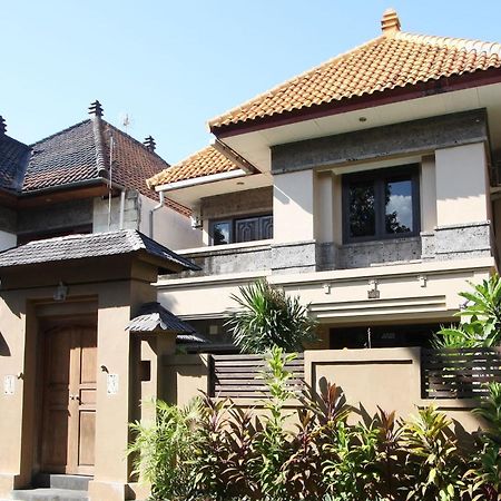Villa Indah Kuta Royal - Private Pool - Optic Fiber High Speed Internet Kültér fotó