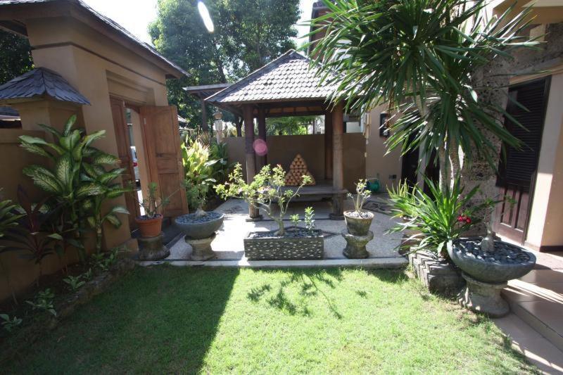 Villa Indah Kuta Royal - Private Pool - Optic Fiber High Speed Internet Kültér fotó